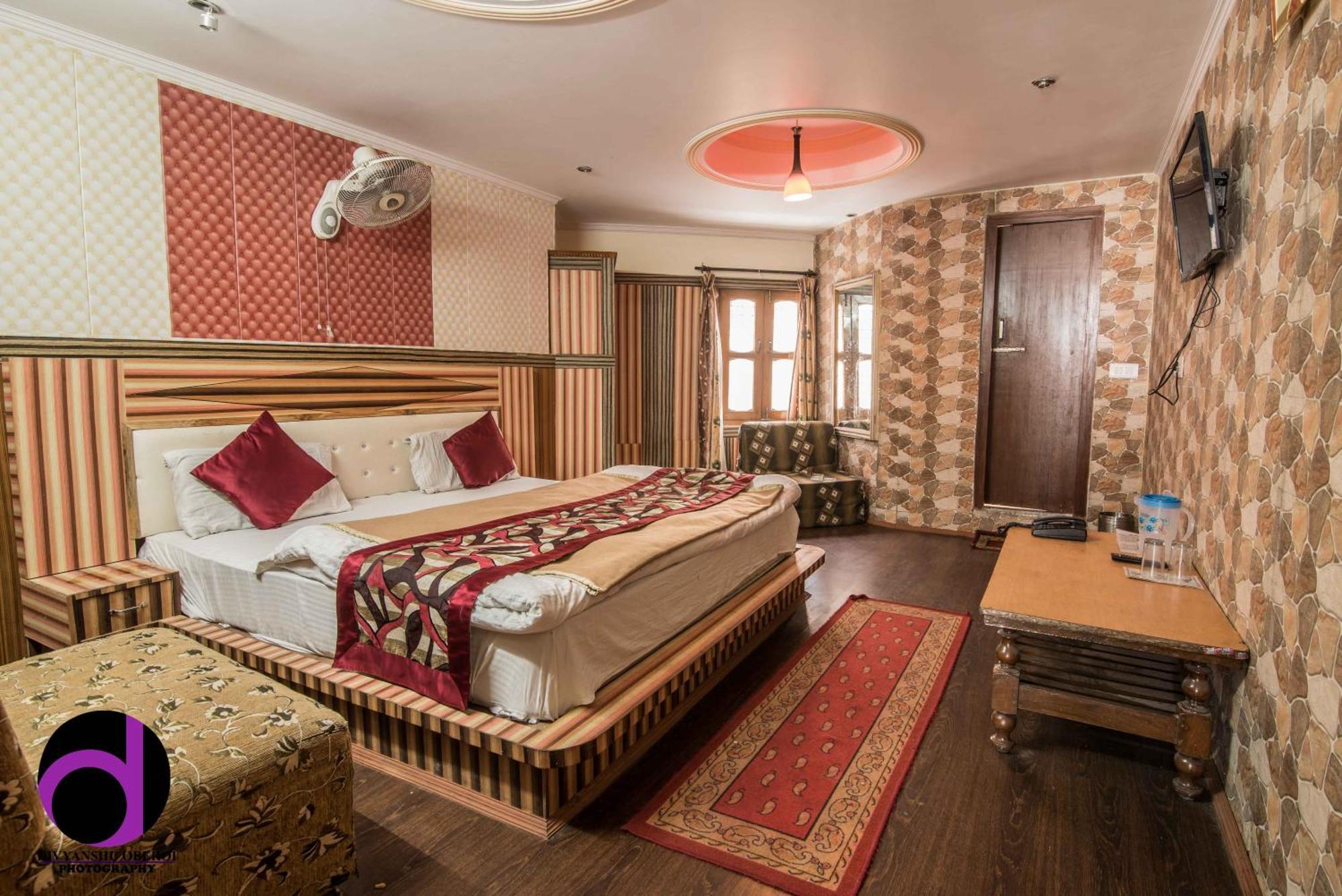 Moon Hotel Mallital, Near Nainital High Court Eksteriør bilde